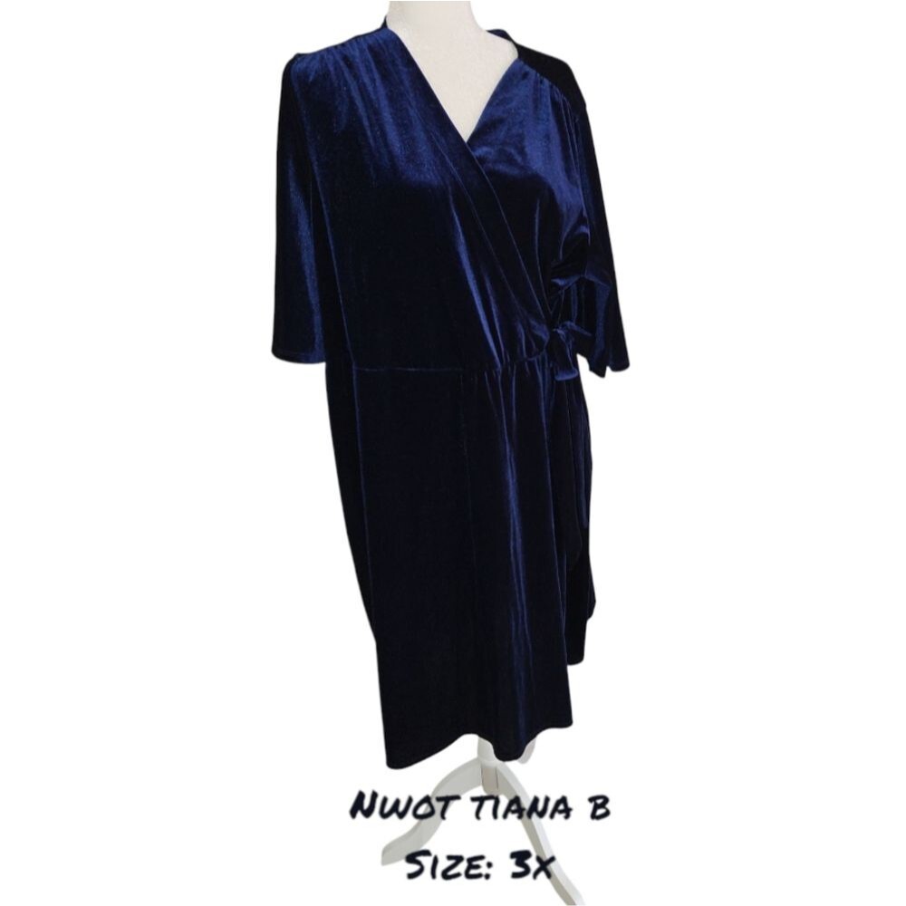 NWOT Tiana B  Royal Blue Stretch Surplice V-Neck Faux Velvet Wrap Dress